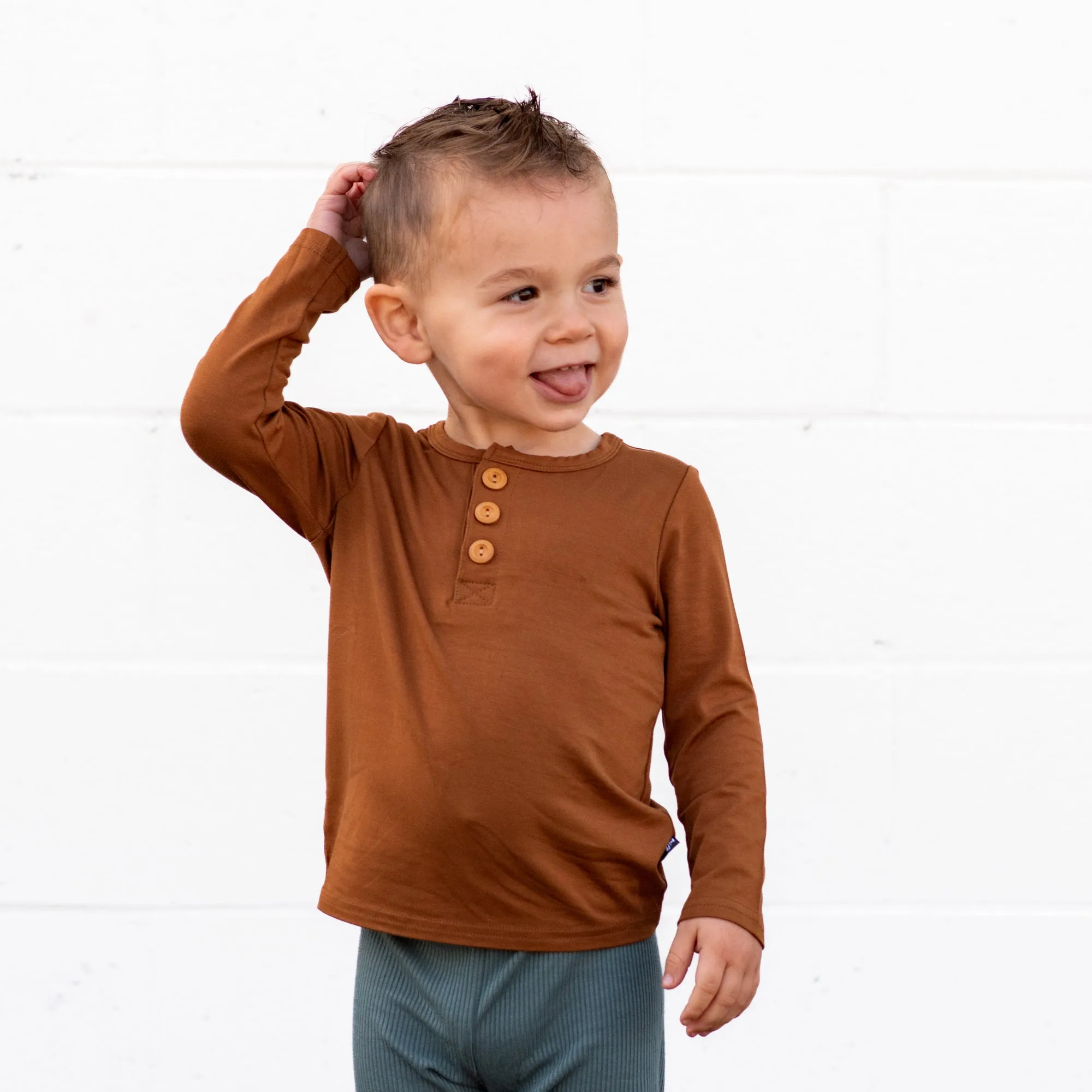 HENLEY LONG SLEEVE- Bark