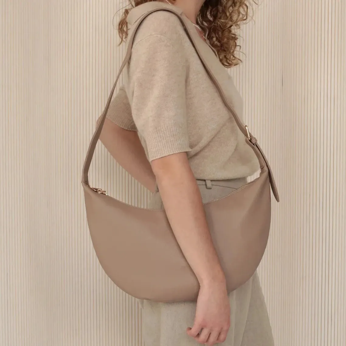 Slouchy Crossbody (Taupe)