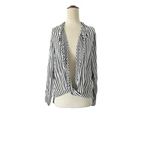 ZARA Black and White Front Open Top | Gently Used |